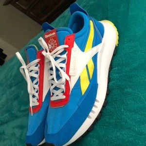 Retro Reebok only worn once like new condition